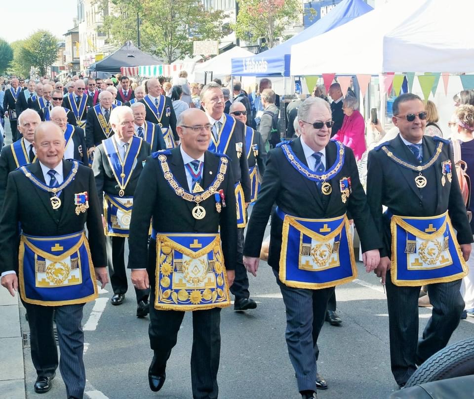 Brethren &amp; Companions
On Saturday 24th September 2022 #Surrey #Freemasons will once again be parading in regalia at the <a href="/surbitonfest/">Surbiton Festival</a> .
If you are available and want to take part, the parade sets off at 12noon and finishes at 12.20 in Claremont Gardens, opposite <a href="/GlenmoreHouseUK/">Glenmore House</a>
