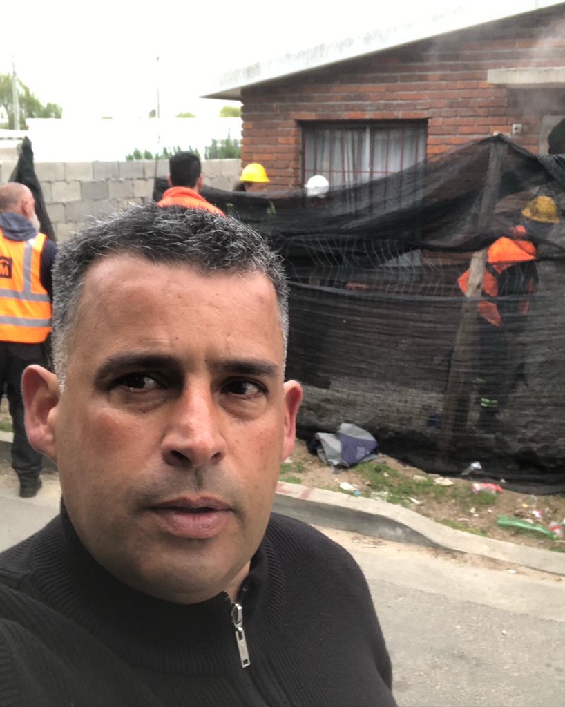 cesarraimondo's tweet photo. En la mañana de hoy junto a la Sra. Edil Adrian Balcarce se logró mediante trabajo en equipo la apertura de vivienda en Acosta y Lara acompañamos a la Concejala vecinal Andrea Rodríguez .
En estos días tenemos a una vecina ocupando su vivienda, “juntos podemos” https://t.co/g8GoQP2P9y
