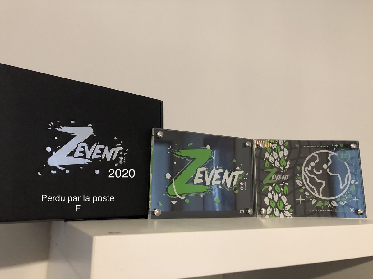 mandrikwow's tweet photo. Trop rapide et trop beau le nouveau trophée #ZEVENT2022. Hop, il rejoint les autres. @ZeratoR @ZEventfr https://t.co/30M8ytGHH6