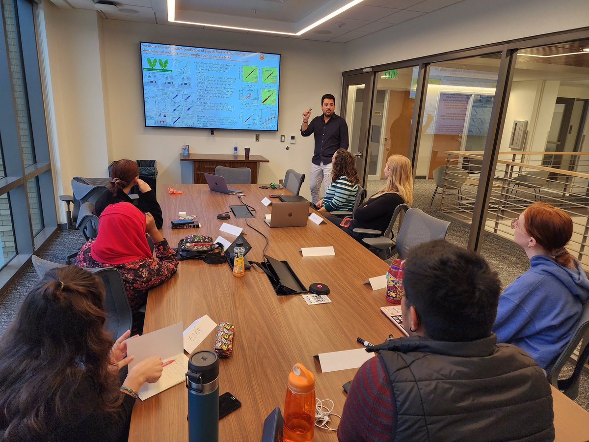 What an interesting topic by Dr.  Ioannis Minas <a href="/CSU_HLA/">Dept. of Horticulture and Landscape Architecture</a> <a href="/CSUAgSci/">CSU College of Agricultural Sciences</a> <a href="/ColoradoStateU/">Colorado State University</a> 'Development of nondestructive technologies to estimate internal fruit quality' in Dr. Davina Rhodes' graduate class 👏