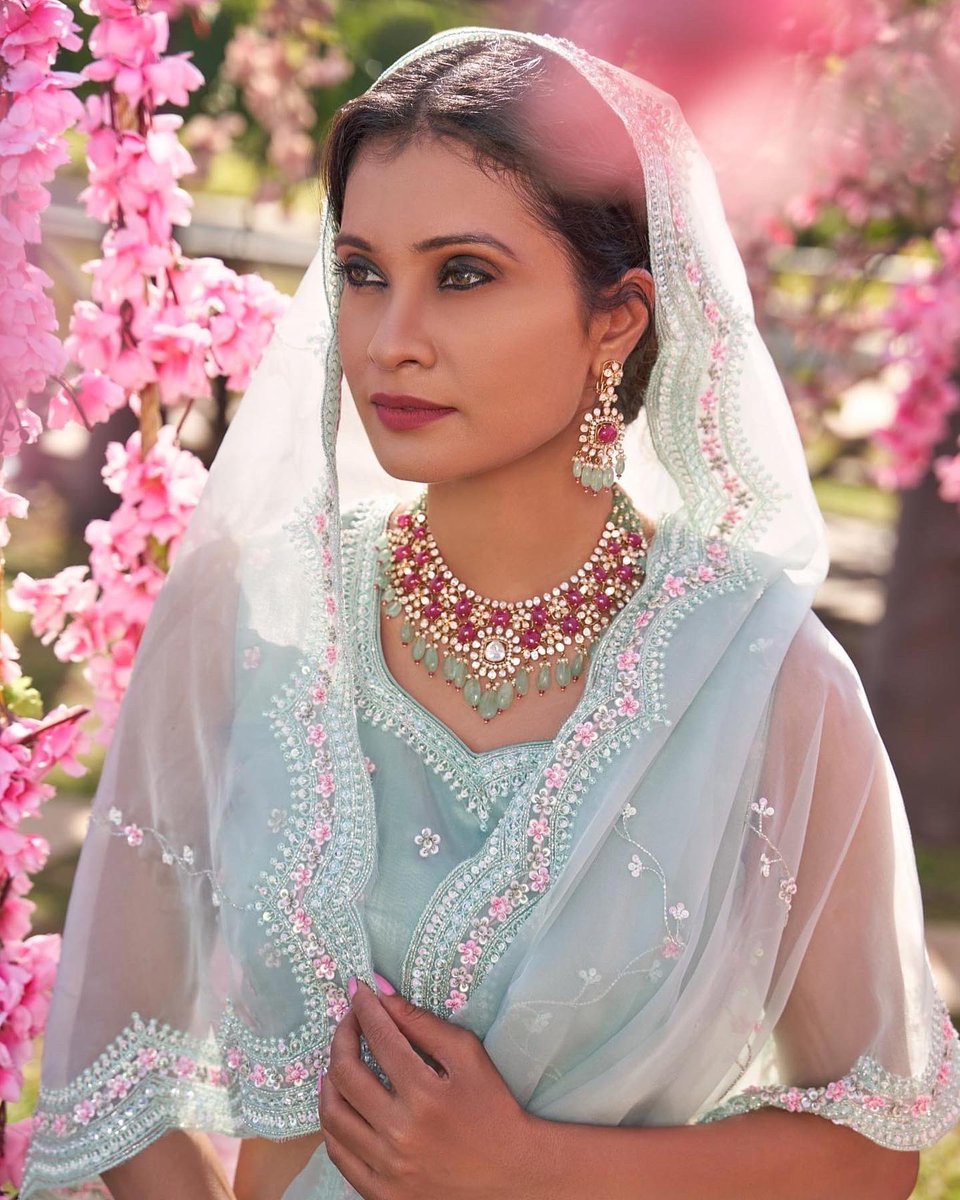 lumix_india's tweet photo. Embracing the beautiful colors of nature and ethnicity.
Credits: Glam Onn, blanckanvas studio, Zee Music Company
#ShotOnLumix
#MotionPicturePerfect #LumixIndia #FashionPhotography #FullFrameUncompromised #TraditionalAttire #PortraitPhotography #Photography https://t.co/x2mKDHjY6g