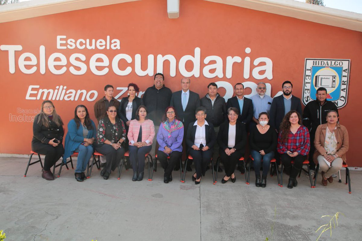 natycastrejonv's tweet image. Junto a la secretaria @Letamaya visitamos Escuelas en #Zapotlán para dar seguimiento a las actividades que transforman el sector educativo. La cercanía con la comunidad educativa es primordial para conocer sus necesidades y atenderlas.
#PrimeroLaEducación #PrimeroelPueblo