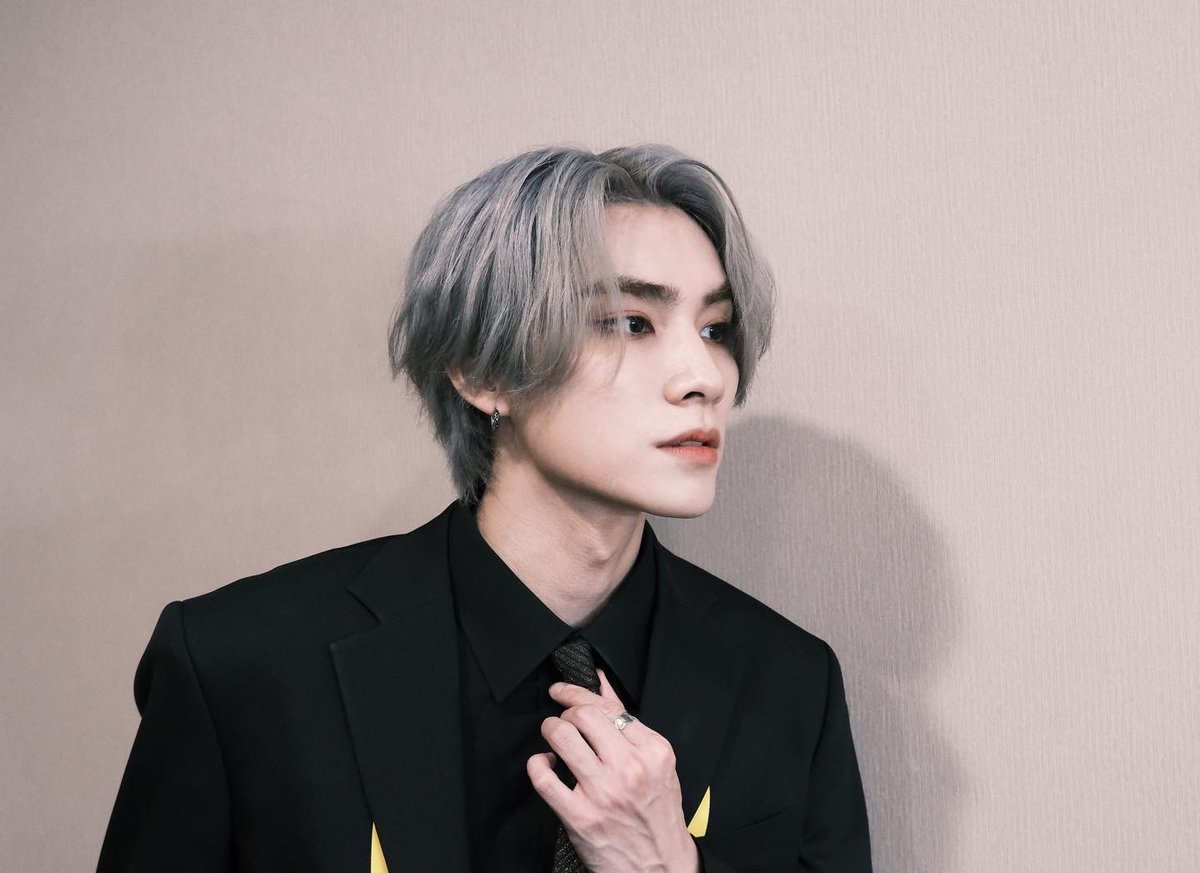 XIAOJUNLOOKS's tweet photo. #XIAOJUN SO DAMN FINE. https://t.co/u9gIkNV8tl