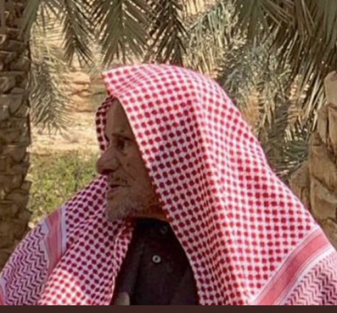 almohannam's tweet photo. صلّينا بـ #جامع_الملك_خالد
على رجل أحسبه -والله حسيبه- من الصالحين، ألا وهو الشيخ #إبراهيم_بن_عبدالرحمن_السلمان وهو من خيرة رجال الأعمال الذين يحرصون على إخفاء الصدقات وأعمال الخير.
بنى مساجد كثيرة وأبى أن يضع عليها اسمه، وبعد الإلحاح، أذن بوضع اسمه الأول فقط!
رحمه الله ورضي عنه. https://t.co/IvujDw0N4M