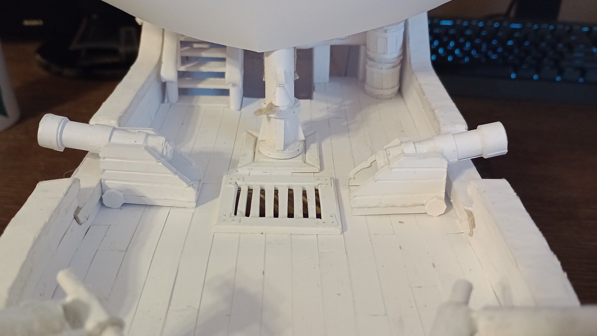 live875's tweet photo. #bemorepirate @SeaOfThieves  My paper model of sloop ☠️ https://t.co/rXDNl0XHGz