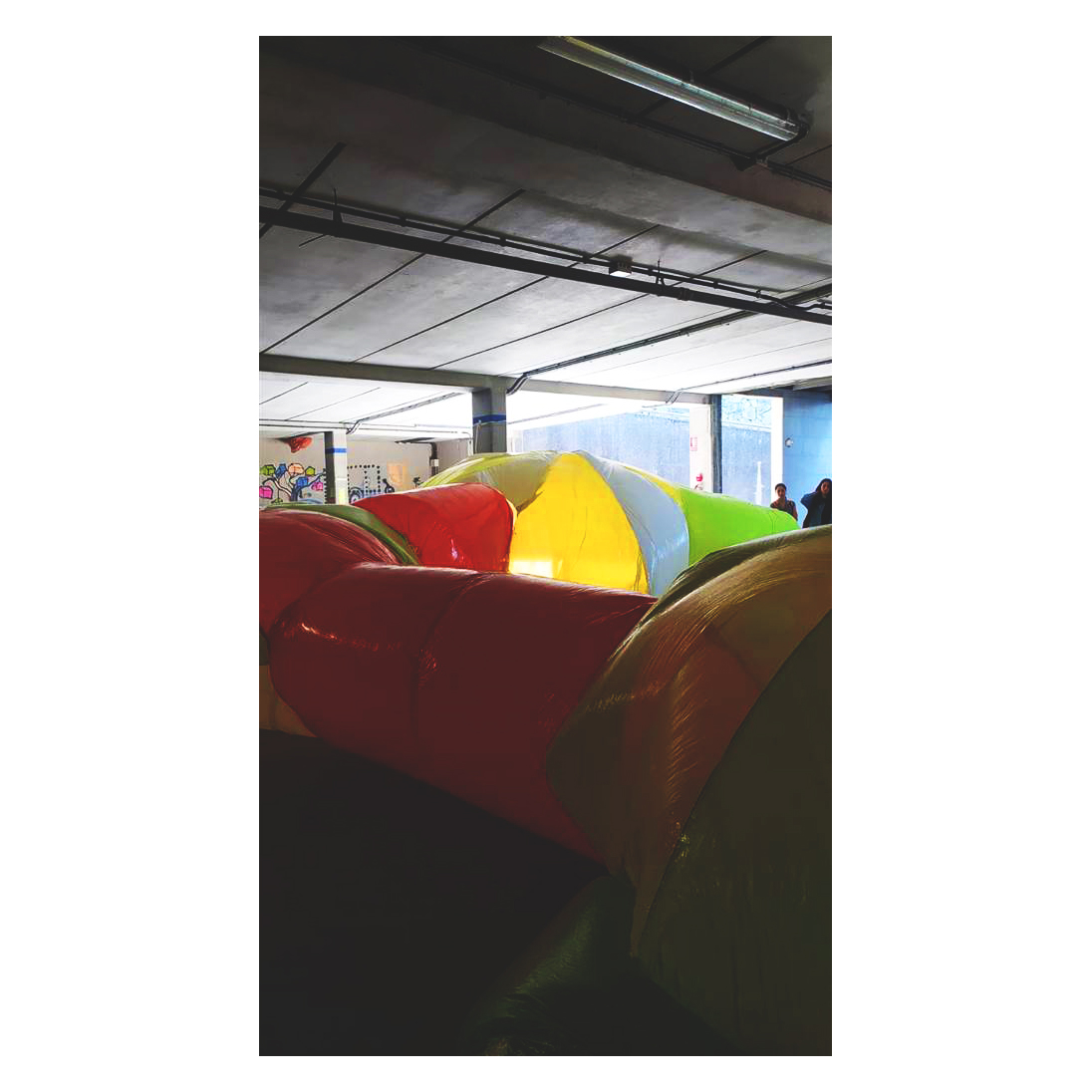 NuriaP9's tweet image. Ayer @sisosb46 y yo montamos el "worm" en las jornadas de bienvenida de la #ETSAC 
@etsac_udc #infalatble #pradapoole #bienvenida #inflable #arquitectura #color #worm #coruna #corunamola 
-
Fotos de @sisosb46, Zaida García, y Plácido Lizancos