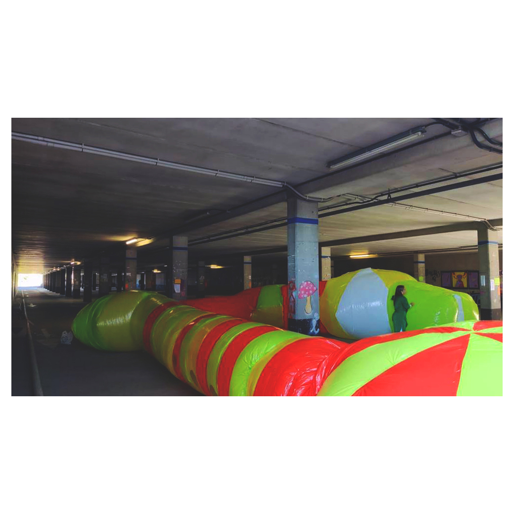 NuriaP9's tweet image. Ayer @sisosb46 y yo montamos el "worm" en las jornadas de bienvenida de la #ETSAC 
@etsac_udc #infalatble #pradapoole #bienvenida #inflable #arquitectura #color #worm #coruna #corunamola 
-
Fotos de @sisosb46, Zaida García, y Plácido Lizancos