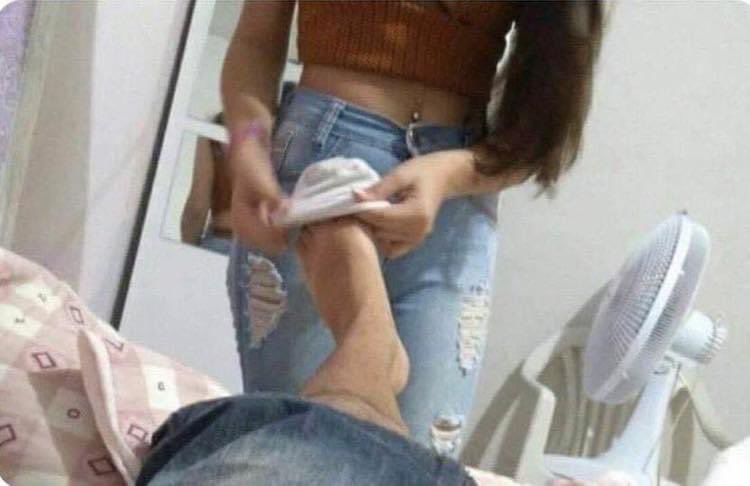 Na internet: nunca eu vou fazer vontade de macho

quando tá só nos dois: