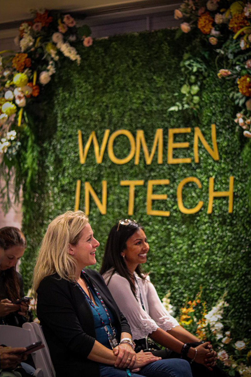 bdc_ca's tweet photo. Building diverse teams is the key to success in the #businessworld! So thrilling to see young #womenentrepreneurs in the #WomeninTechLounge thrive through the ambition to make a difference. 🙌🏽 #ElevateFest2022 #Inclusiveprosperity #ThrivePlatform https://t.co/wNrosrLQt8