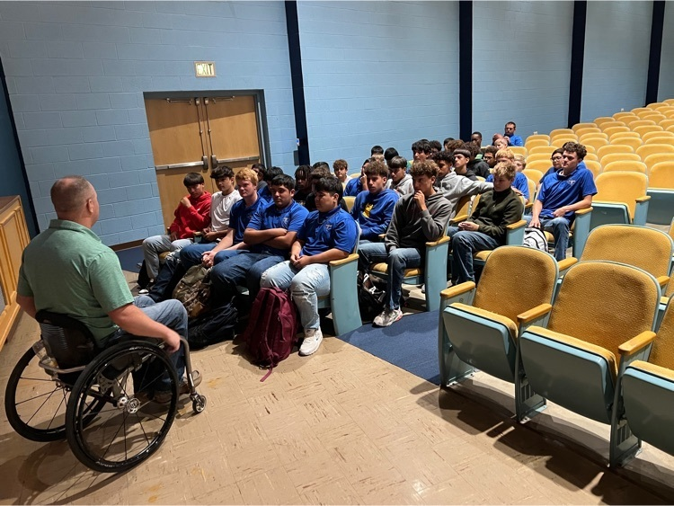 BuenaVistaISD's tweet photo. Thank you @TysonDever for coming and sharing your story with our kiddos. Expectations and believing in yourself! #ALLIN #BuildTheDream https://t.co/h0Rkn2tCla