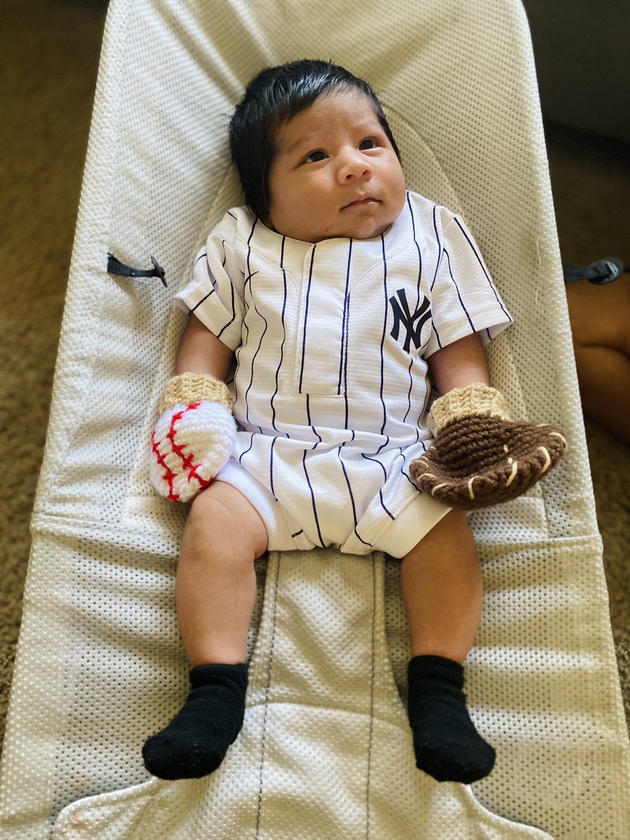 Sebastián is one month old today and ready to catch Aaron Judge 61st home run. <a href="/YESNetwork/">YES Network</a> #ToyotaPinstripePride