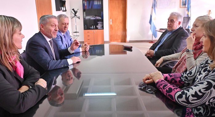 arcionimariano's tweet photo. El trabajo en conjunto entre las distintas instancias del Estado es muy importante para fortalecer integralmente las instituciones democráticas en beneficio de las y los chubutenses.

#AdelanteChubut https://t.co/1elDQjPCvB