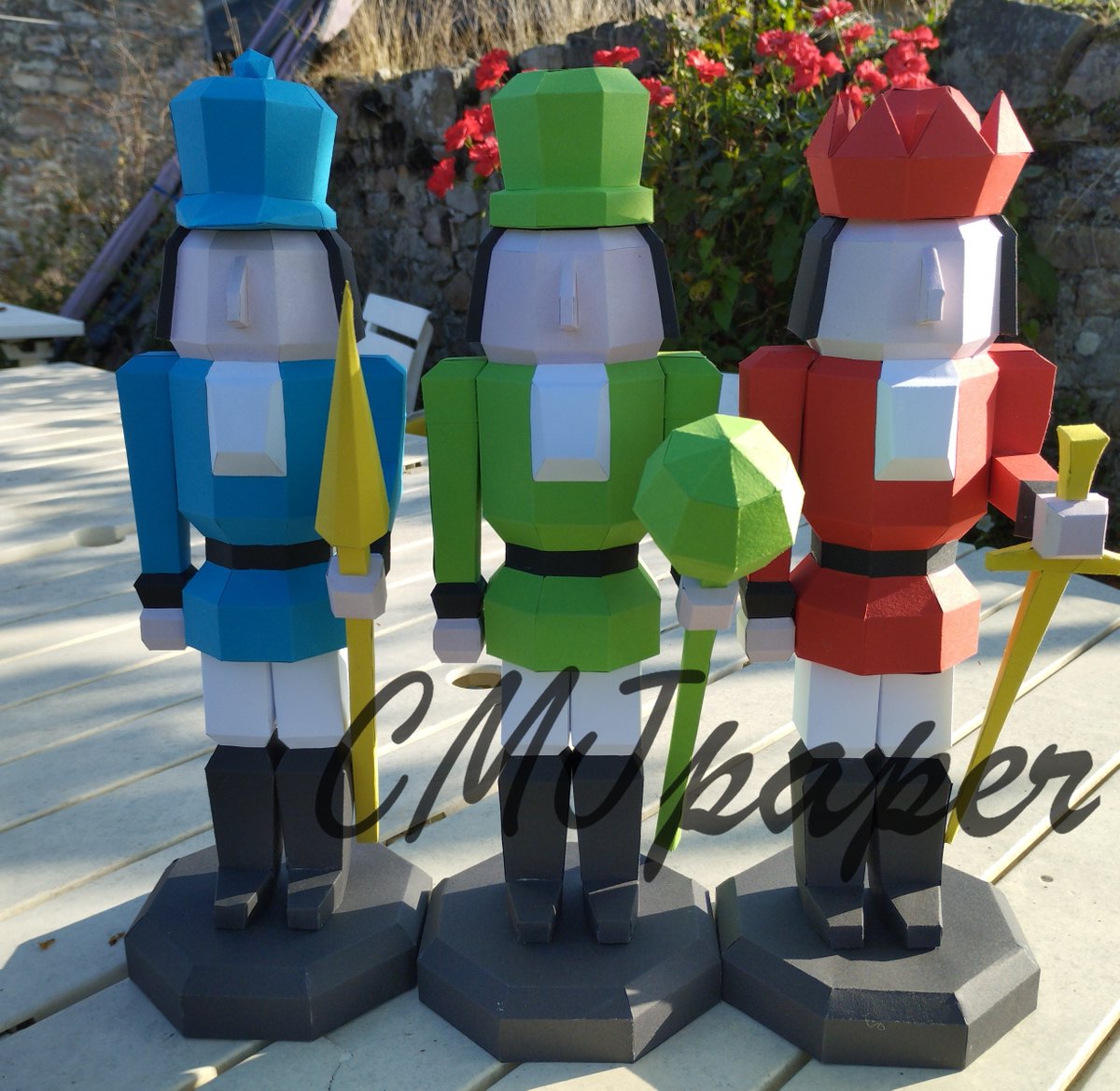 CmjPaper's tweet image. PAPERCRAFT CASSE NOISETTE lot de 3 – A réaliser vous-même ! Sculpture de casse noisette en papier, Papercrafting, Papercraft Template 3D etsy.me/3Lz8QB4 #noel #tailleetsculpture #cassenoisette #papercraft #nutcracker #nutcrackers #cristmas #oraigami3d #nutcrack