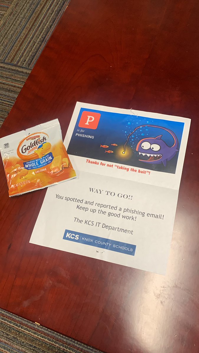 KCSDrBrown's tweet photo. Shoutout to the @KCS_ITHelpDesk for celebrating behaviors they want to see with employees. I reported a suspicious email recently, and today I got a snack! #foodismylovelanguage #OneKCS https://t.co/hMLfP78OFU
