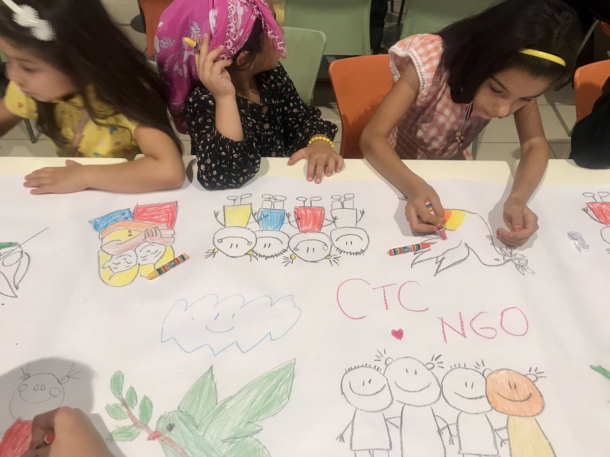 CTCNGO's tweet photo. Barışı inşa edecek çocuklar, gökyüzüyle hayallerini paylaştı. Dünya Barış Günü kutlu olsun!

@sanliurfabld 
@mayavakfi
 
#ctcngo #dünyabarışgünü #sanlıurfa #buildpeace #mayavakfı https://t.co/qvo3sdWyT3