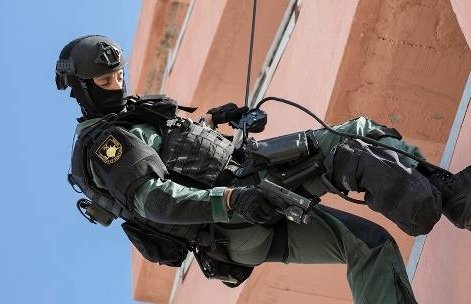 MqGuardiaCivil's tweet photo. Opositor, la pasión es energía. Siente el poder que viene de centrarte en lo que te excita.
#SíSePuede
#Aporla128
#Masqueguardiacivil
#Guardiacivil
#ingresogc
#VivaLaGuardiaCivil
#ObjetivoBaeza
#oposicionesgc
#Opositoragc #128promocion
#oposicionesguardiacivil https://t.co/mAgBRN1mr0