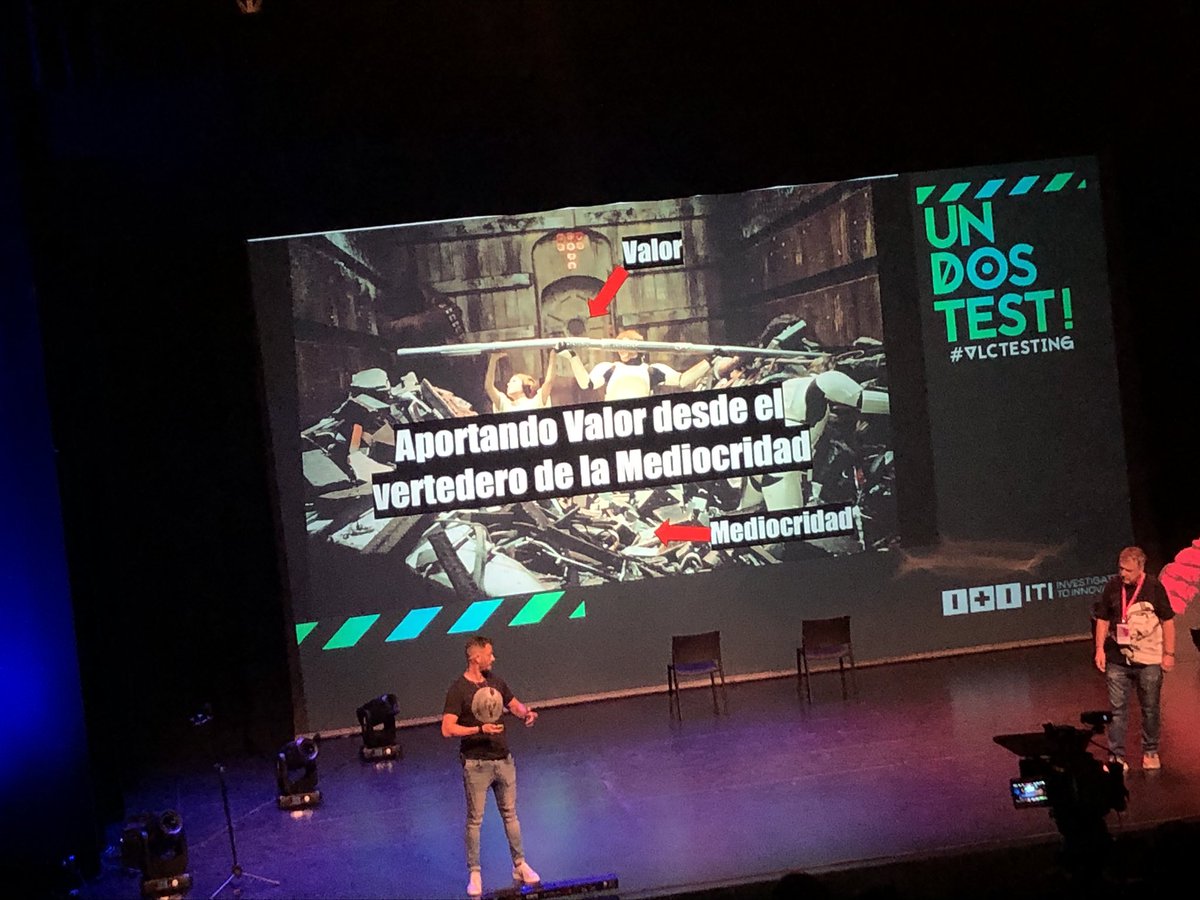 roberto_monfort's tweet photo. Grandes @jgarzas y @DgaiteroG destacar la ‘métrica de los 20 centímetros’ & las sillas a lo ‘Cabaret’… de todas formas un lujo veros en directo.
#VLCTESTING #VLCTESTING22 https://t.co/Qri3ATfbfT