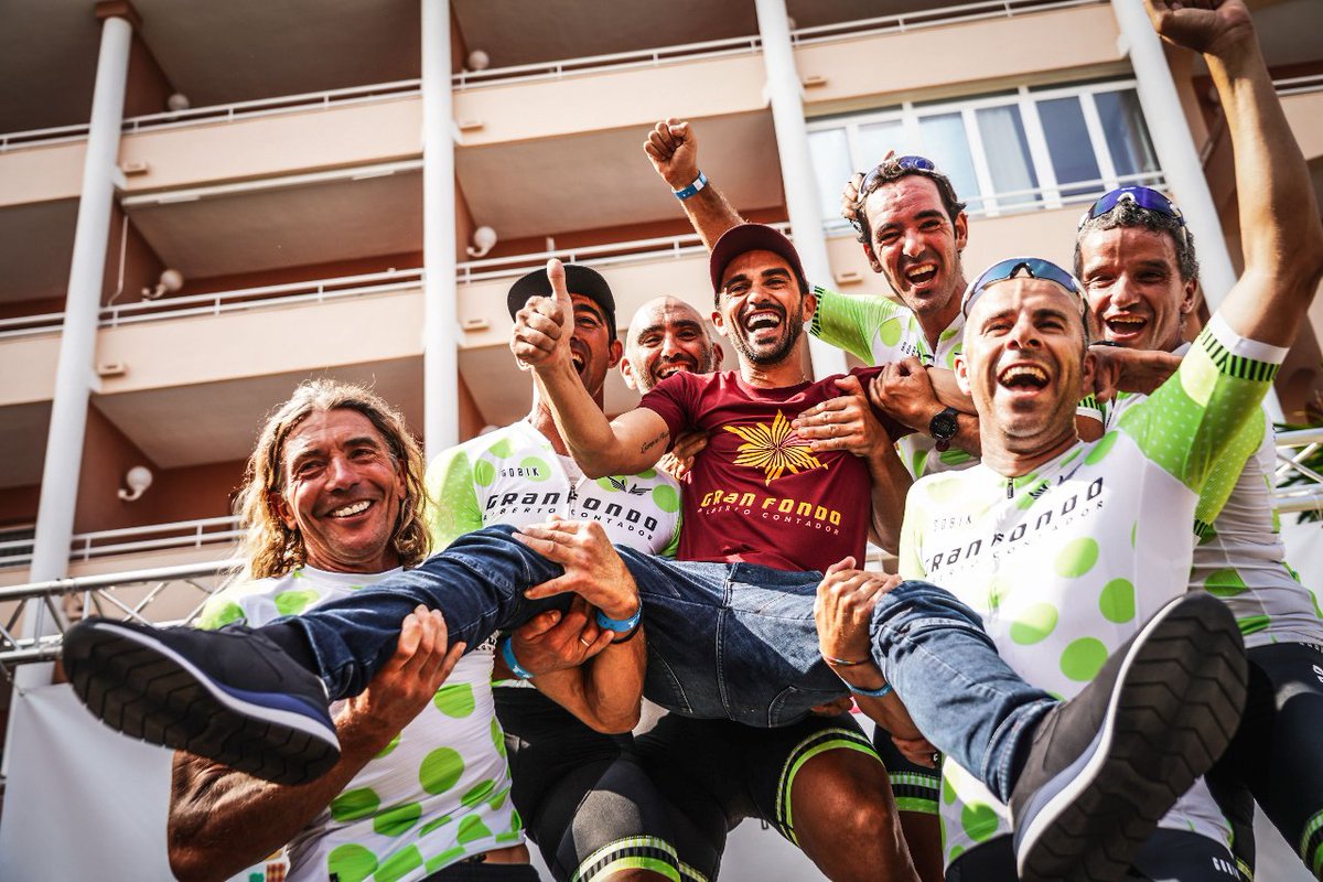 gfcontador's tweet photo. Un any més volem fer especial menció a #ElsVerds, els qui capitanejats per #PedroHorrillo ajudaran a tots aquells ciclistes que ho passin malament durant la Gran Fondo i marcaran el ritme de tall de principi a fi.
@TotalEnergiesES @arrivocycling @AurumBikes @4Gold_ https://t.co/3tyNgJvzby