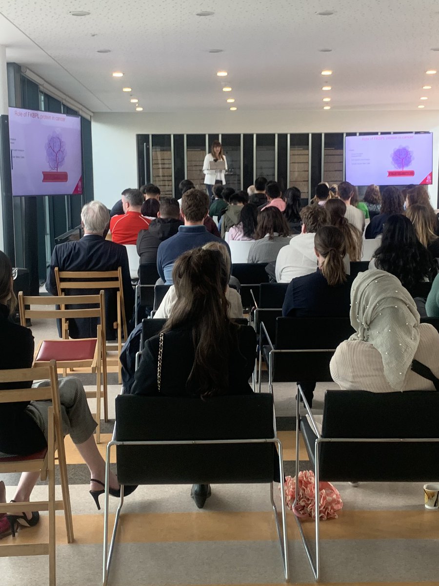 PrecisionOncIre's tweet photo. Dr Anna Bogdanska raising awareness of ovarian cancer symptoms and how she tricks ovarian cancer cells into accepting ‘tasty treats’ to target them #POIShowcase https://t.co/nGwj0aMzt0