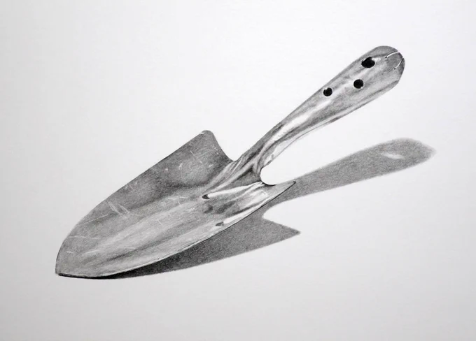 短時間で描いたデッサン。紙の白を残す場所と、しっかり濃く塗る場所を考えながら丁寧に描けばそれなりの仕上がりになると思う。#鉛筆画 #デッサン 