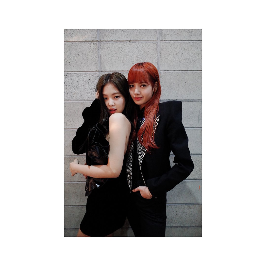 jnlszip's tweet photo. 170923 (5 years) || blackpinkofficial IG post
#BLACKPINK#JENNIE#LISA#JENLISA#INDAHOUSE#IFWEWENTTOPROM#MYHOTDATE#내남자친구를소개합니다
"i never got to go to prom sadly 😭
but i sure would've have the hottest date if i had lisa 😉
thankyou for being my man for the day 💛" https://t.co/I1VqMLoU8P