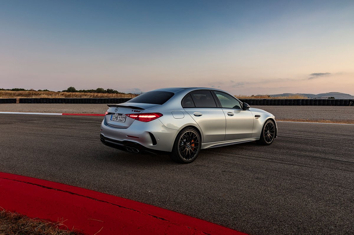carmedya's tweet photo. Mercedes-AMG, hibrit sisteme sahip Mercedes-AMG C 63 SE Performance modelini online lansman etkinliğiyle tanıttı.
https://t.co/bWHk4sVpqy
#carmedya #mercedes #amg #car #otomobil #c63seperformance @MercedesAMG @MercedesTurkiye https://t.co/8ODYcAjVNL