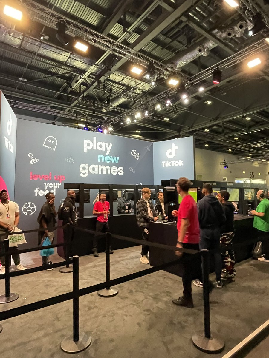 Bronwen Ellis tweet media