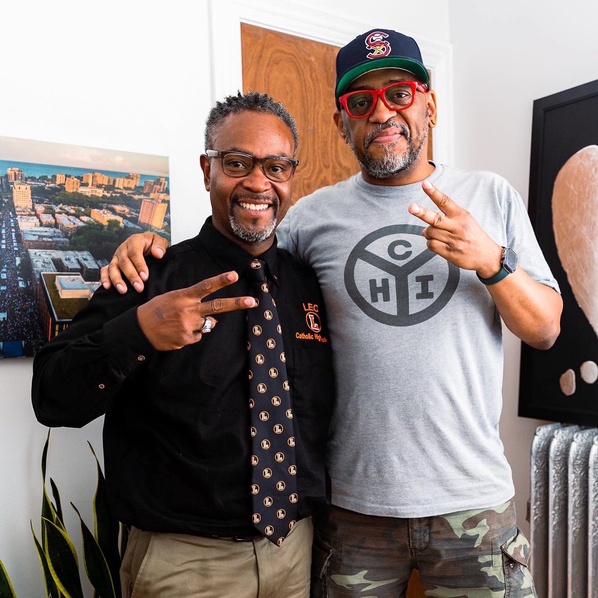 PodcastSelected's tweet photo. Have you heard our latest episode with @LeoHighChicagoโs Shaka Rawls!?
His work and leadership goes such a long way, and itโs been a journey. Learn more & tune in wherever you get your podcasts! ๐ป #Chicago #RandomlySelected https://t.co/pGIpdSBjDo