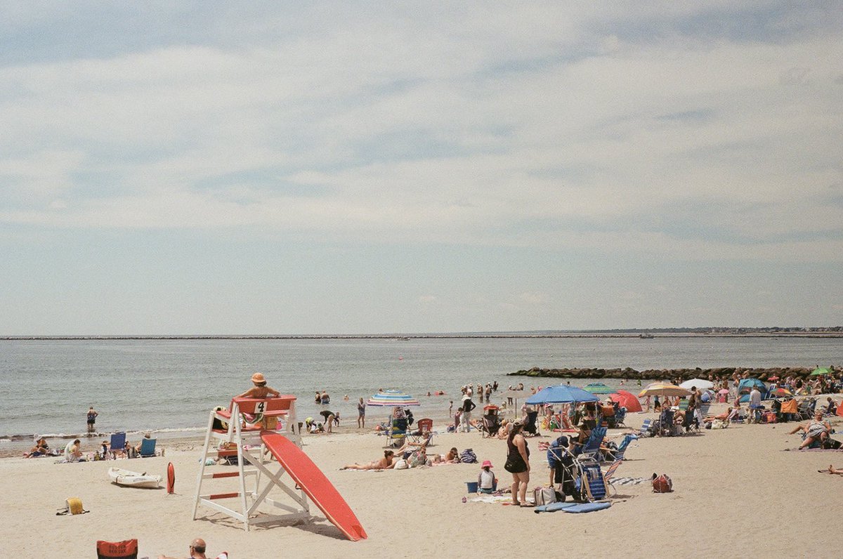 JimmerFilm's tweet photo. Just beachin’ #35mm #Minoltax700 https://t.co/z50THviklR