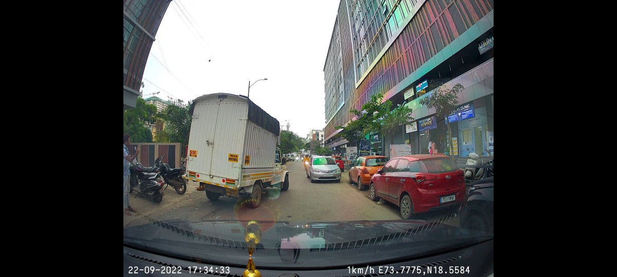 sumit_holey's tweet photo. @PuneCityTraffic @CPPuneCity Some more todays snaps https://t.co/48g0RnDUrd