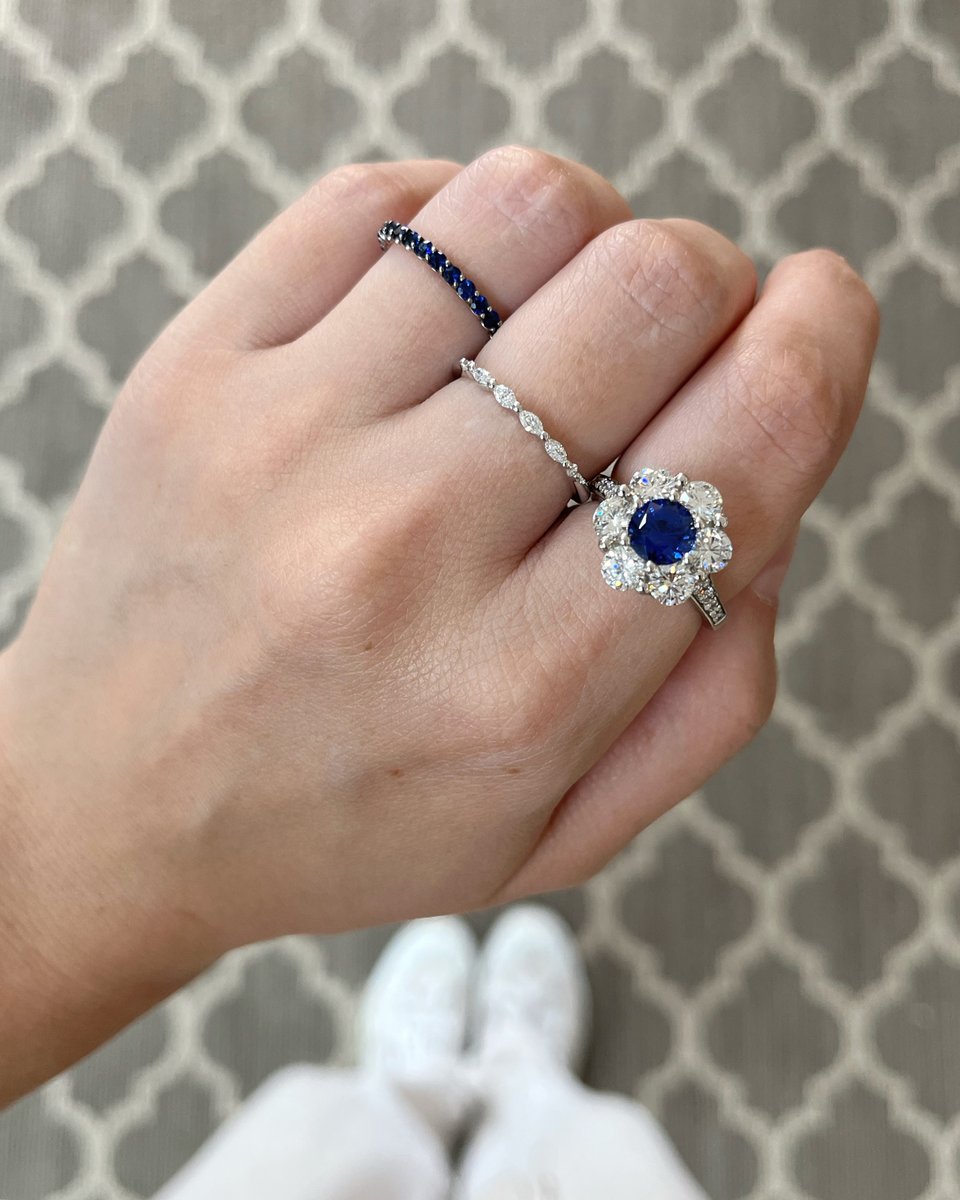 JVincentJeweler's tweet image. Diamonds and sapphires; a dazzling combo!

#diamondsandsapphires #gemstones  #diamonds  #love #diamondrings  #sapphirering #bluesapphire #giftideas #rings #ringstacks #stackablerings