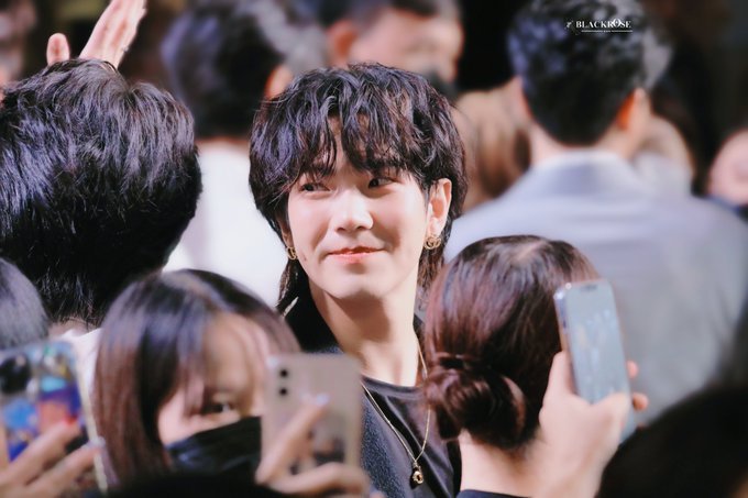 Build_INAFC3's tweet image. Now its time to go bed🛌 Sleep well my shining star, lie down yourself with a full smile. Thankyou for giving us strength today. Goodbam💙🦋

#VVONSUGUNNASILxBeOnCloud 
#MakeitaBuildnight #BuildJakapan
@Buildbuilddd 

cr. on pict