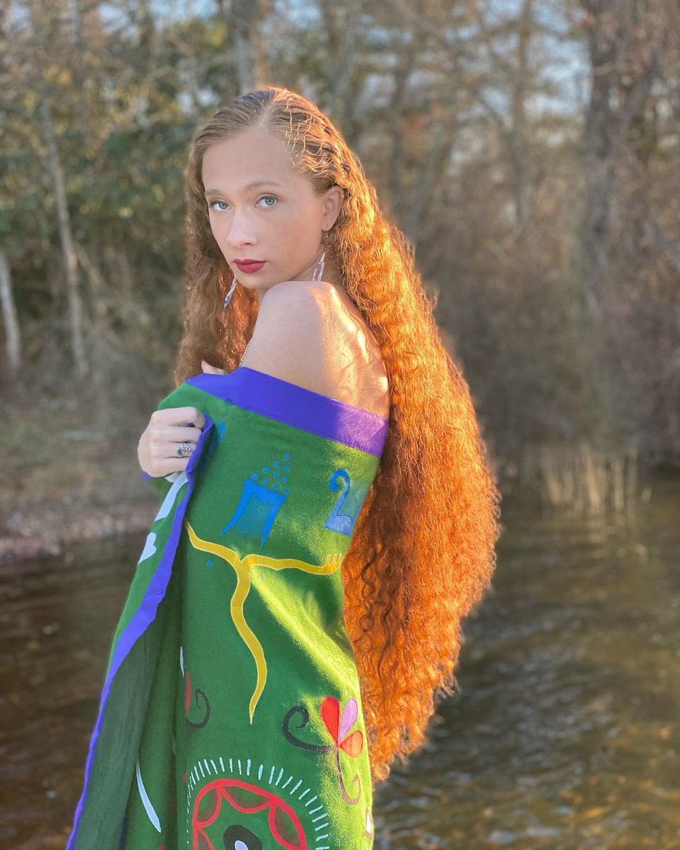 “I am an LGBTQ and Two Spirit activist who began radical change in my Powwow circuit by dancing in the style of the opposite gender.”  
  
🏳️‍⚧️🏳️‍⚧️🏳️‍⚧️   
  
–Sherenté Mishitashin Harris ✨  

instagram.com/p/Ci0KK1cLyIz/