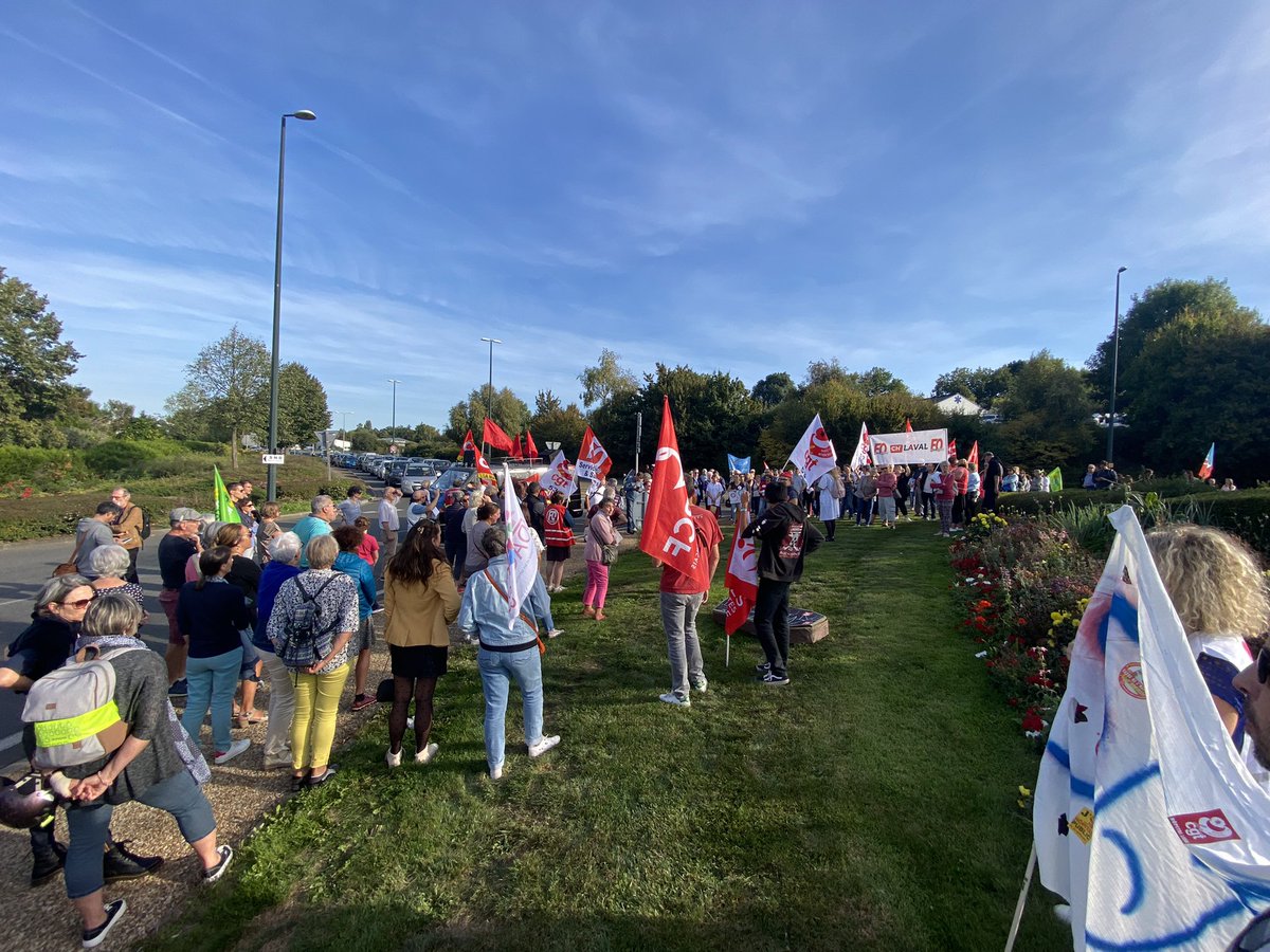 Remybesson's tweet photo. Présent au #ChLaval pour défendre notre système de #Santé ! #TousConcernés par les #Soins !
❌Nous ne pouvons plus rester spectateurs, nous devons agir et vite ! https://t.co/o5n22eB5O8