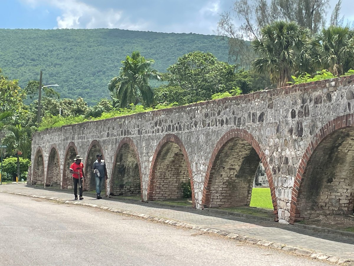 EveHayes123's tweet photo. On my last day in Jamaica, it's been great to finally visit the incredible @UWImona campus and participate in the first virtual workshop of the Resilient and Sustainable Islands Initiative (RESI) @ODI_Global #resilientislands https://t.co/rYFcERLIGw
