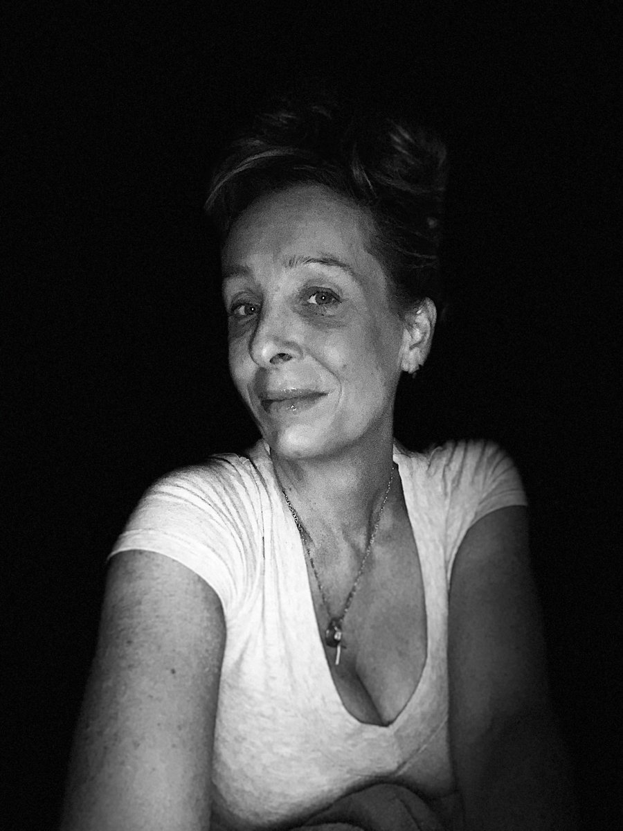 brendamartonfi's tweet photo. Hi, I’m Brenda.  #TrudeauMustGo  51 years old, living, working, average business owner.  Lockdowns &amp; mandates destroyed relationships &amp; killed to of my business and 5 death 💀 family and friends It added irreversible damage to my mental health. https://t.co/ahHd6nFBz9