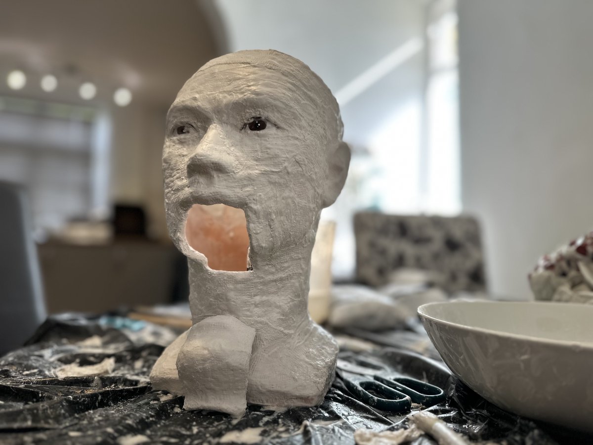 johnnykinch's tweet image. My next film is a Feature. HOBGOBLIN Shape Shifter. Writing is underway, location scouting, props building etc. Working on a new character a fully working ventriloquist dummy like no other, this one is termed 'Uncanny Valley' en.wikipedia.org/wiki/Uncanny_v… 
shots from today's build.