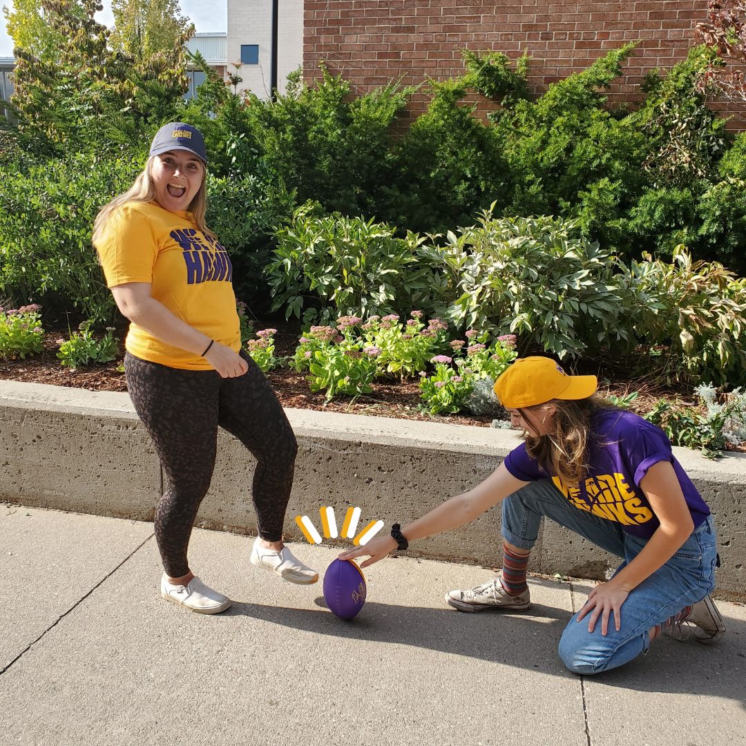 Get a matching t-shirt with your friend and show your Purple and Gold spirit for homecoming! 💜💛 #wilfridlaurieruniversity