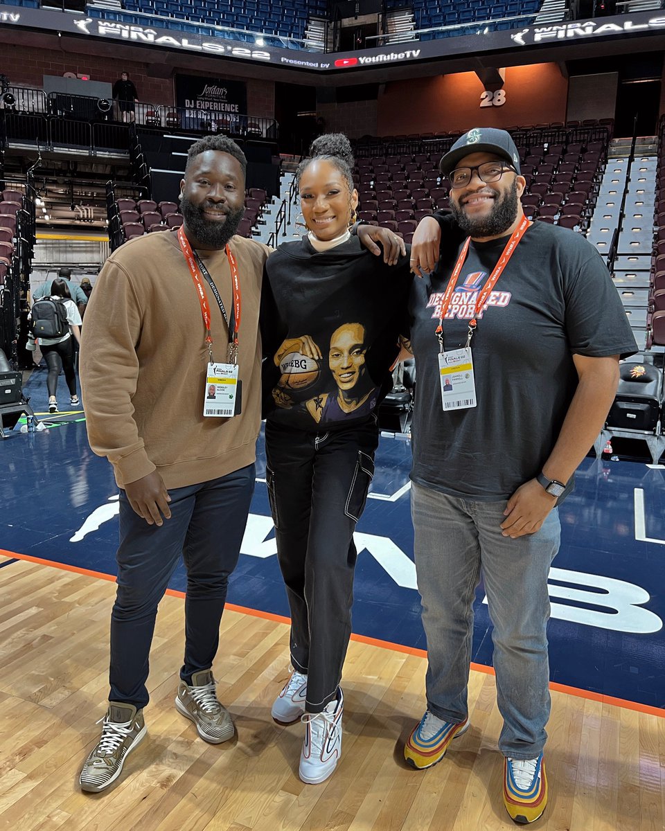 just 2 ambitious creatives and the legendary @ariivory at the #WNBAFinals.

@jbp_db 🤞🏾 @DesignatedRpt 

📸: @SheKnowsSports