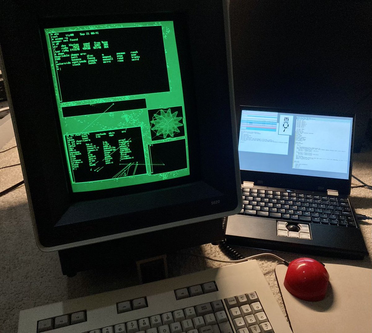 BLIT terminal using a MNT reform running Plan9 to access Research UNiX 8 VAX-11/780

#Unix  #plan9 #9front #mntreform #graphics #retrocomputing
