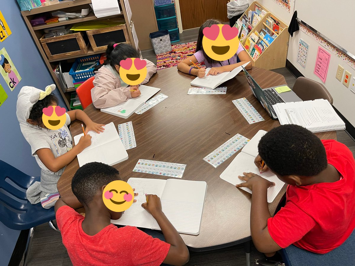 JillianCuringt1's tweet photo. Easily has become my favorite part of the day!! #writingconnection #RISDlitandint #RISDbelieves https://t.co/FvXckSG22M