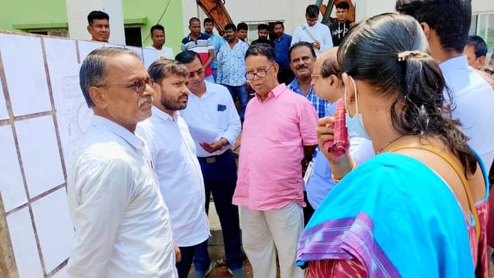 BiswalSouvic's tweet photo. 'ବିଜୁ ପଟ୍ଟନାୟକ ବହୁମୁଖୀ ଇନଡ଼ୋର୍ ଷ୍ଟାଡି଼ୟମ' ପ୍ରକଳ୍ପ କାର୍ଯ୍ୟର ଅଗ୍ରଗତି ନେଇ ସ୍ଥିତି ଅନୁଧ୍ୟାନ କରିଥିଲେ।🙏
#ପ୍ରଗତି_ପଥରେ_କଟକ_ମହାନଗର
#TransformingCuttack 👏
#DevelopmentWorksInCuttack #ChoudwarCuttackCares https://t.co/ktWKVK3yYs