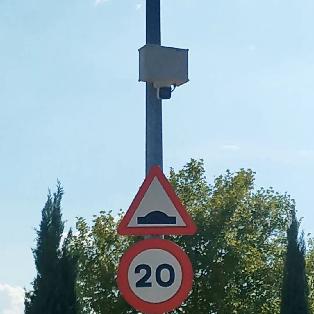 40compromisos's tweet photo. Instalación de cámaras de seguridad en el núcleo urbano de Yebes y Valdeluz.
#seguridad #camaras #disuacion #hechosnopalabras #calidad #futuro #valdeluz #municipioestrella #trabajo #realidades #resultados #urbanismo #infraestructuras #medioambiente #gestioneficaz #40compromisos https://t.co/FzQDaDmTAf