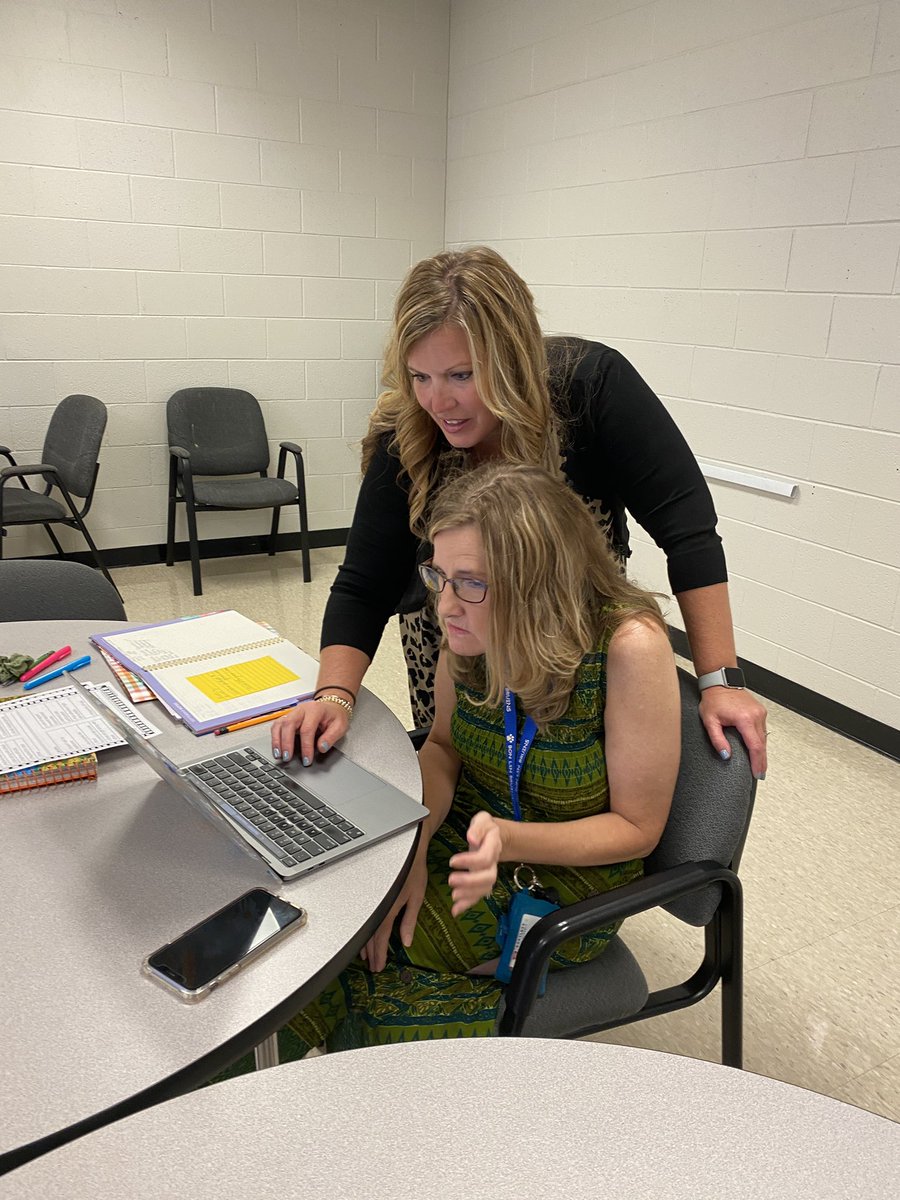 jiffer210's tweet photo. I love to see teachers working together to discuss student data. #BLESSED #NoPlaceIdRatherB https://t.co/e4nOX5K9uO