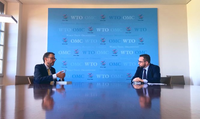 Productiva reunión hoy en Ginebra🇨🇭en la <a href="/OMC_es/">OMC en español</a> con Karsten Steinfatt para conversar en estos días previos al #WTOPublicForum, sobre los desafíos del #multilateralismo y el rol fundamental de #AméricaLatina en su fortalecimiento con el gran trabajo que viene haciendo <a href="/_AnabelG/">Anabel Gonzalez</a>.