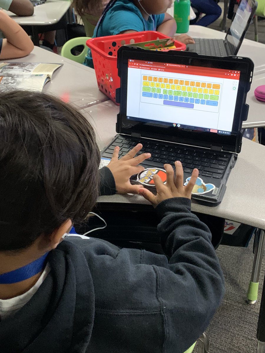 ShihReads's tweet photo. Weβre practicing our keyboarding skills! π»π€
They were so excited and SO focused! π
#KeyboardingWithoutTears https://t.co/Pu8GEENALv