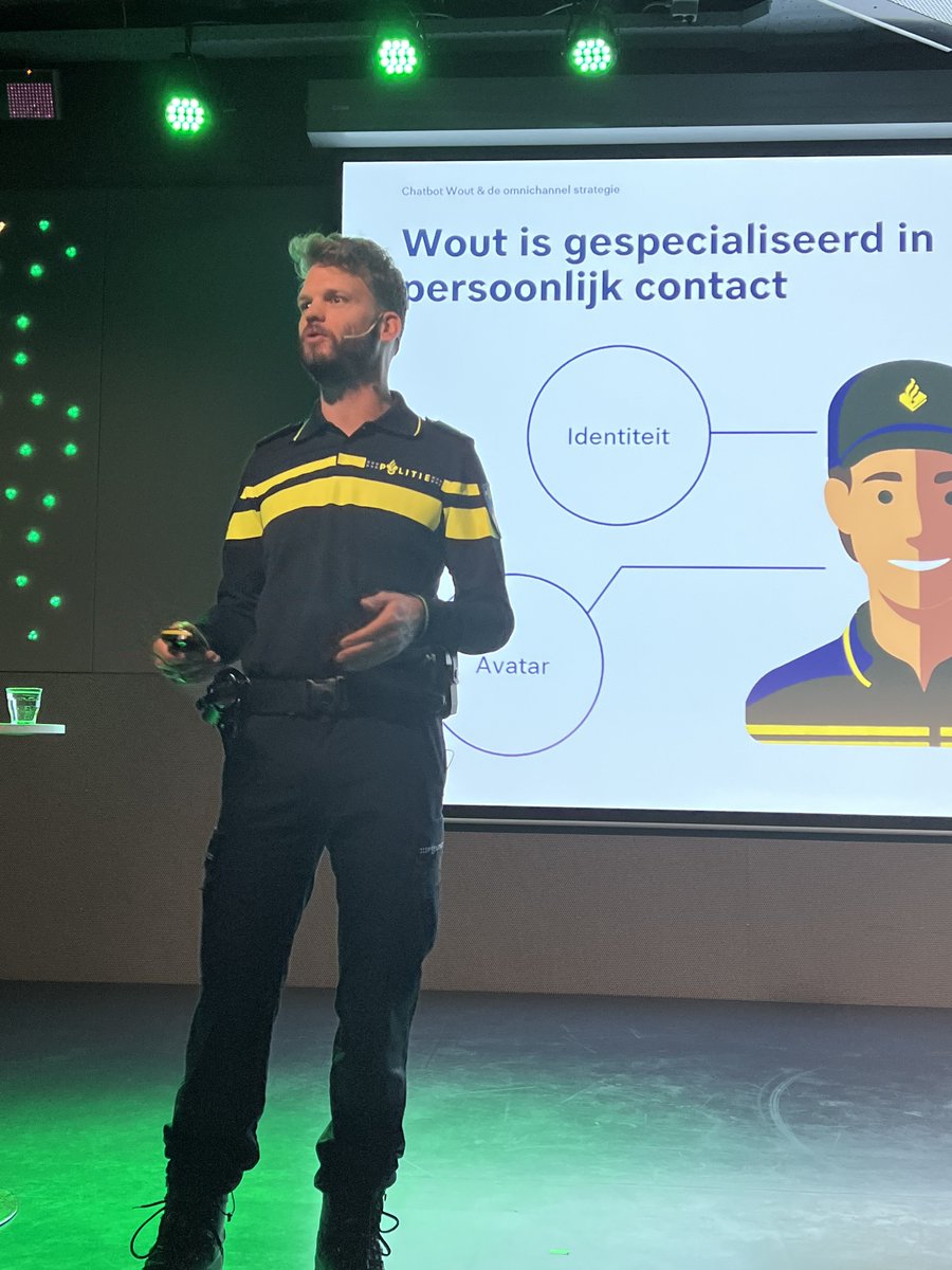 rwh_at's tweet photo. Vandaag tijdens het #ConversationalConference congres georganiseerd door #frankwatching een aantal mooie presentaties mogen bijwonen. Uitsmijter was #CasparDoing die een fantastische presentatie gaf over de ontwikkeling van #Chatbot #Wout. Een mooie ontwikkeling bij de #Politie. https://t.co/NKI6qUZ608