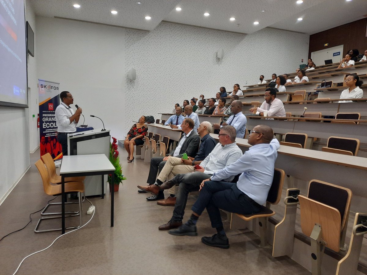 C'est la 1ere Rentrée du Programme Grande Ecole de l'EM Normandie à Skillfor Campus ! @Philippejock, <a href="/AntoineDenara/">DENARA Antoine</a>, @emnormandie, @medefmq et <a href="/ContactEnt972/">Contact-Entreprises</a> ont officiellement accueilli les 30 élèves de Martinique.