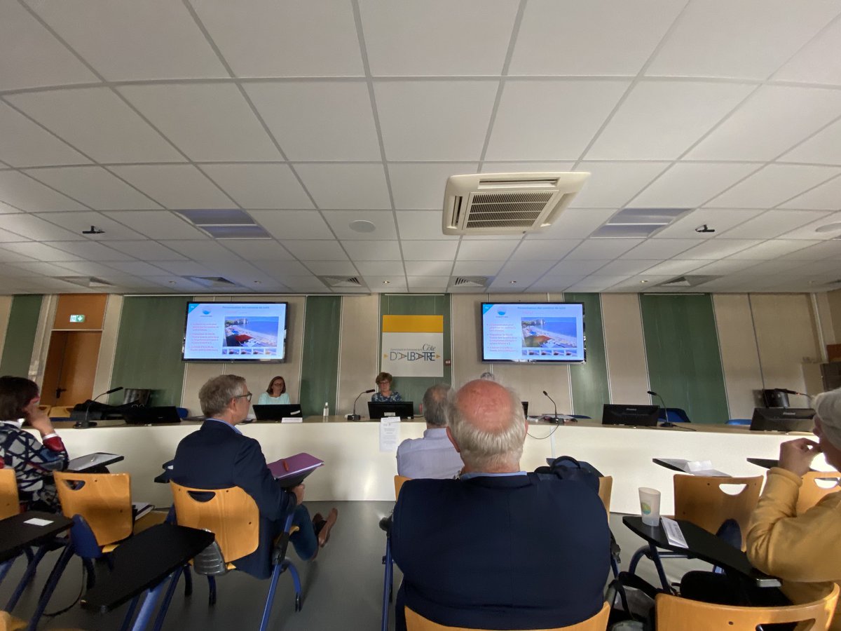 MarcAntoiTETREL's tweet photo. Comité syndical du syndicat mixte du littoral du 76. ⁦@LeHavreMetro⁩ est un partenaire actif. Il est ici question des enjeux de changement climatique et d’adaptation du milieu naturel pour protéger nos populations. ⁦@C_Guerout⁩ ⁦@HdeLaBatie⁩ ⁦@EricScarano⁩ https://t.co/ASP34h85cS