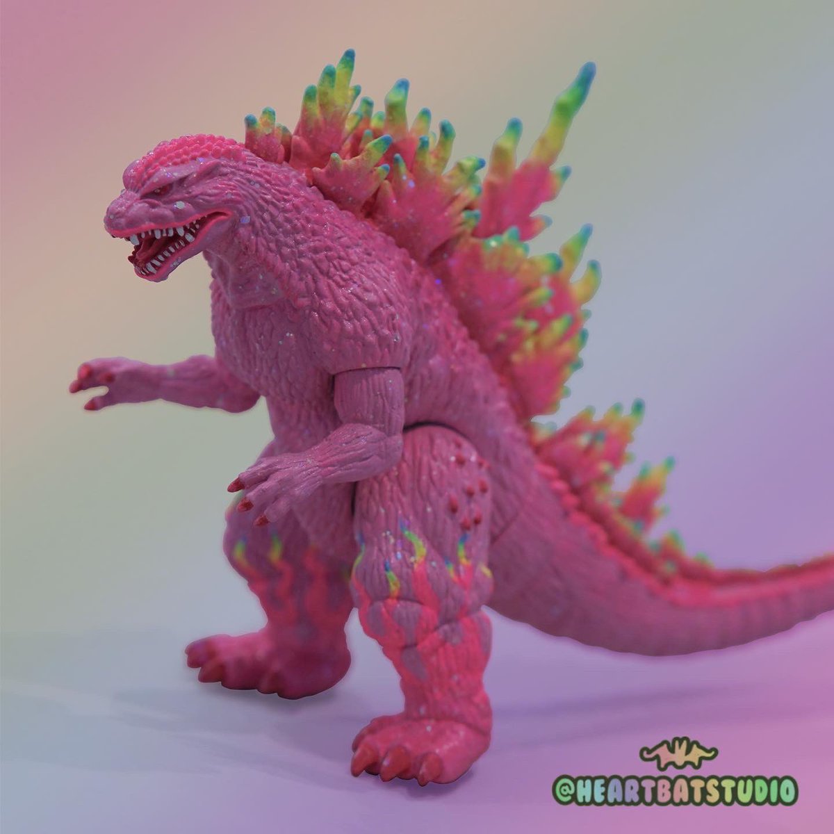 heartbatstudio's tweet photo. My pink rainbow Godzilla is on exhibit at @Cluttermagazine for “They Came from Planet Rainbow Sparkle VI”!
(Available for purchase on the gallery’s website)
#godzilla #customtoy #kaiju #arttoy #pink #planetrainbowsparkle6 #pinkgodzilla https://t.co/7uIawcxSpQ